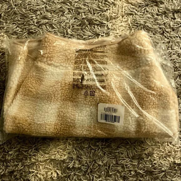 Rib-Panel Gingham Sherpa Pet Jacket - Picture 4 of 8